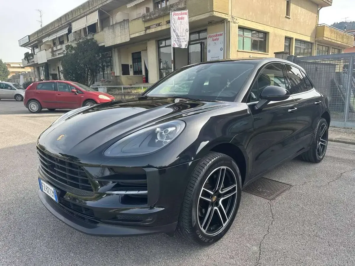 Usata Porsche Macan 245 CV (180 kW) 2020 Nero jet SUV