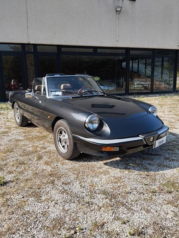 Usata Alfa Romeo Spider 104 CV (76 kW) 1984 Nero Cabrio