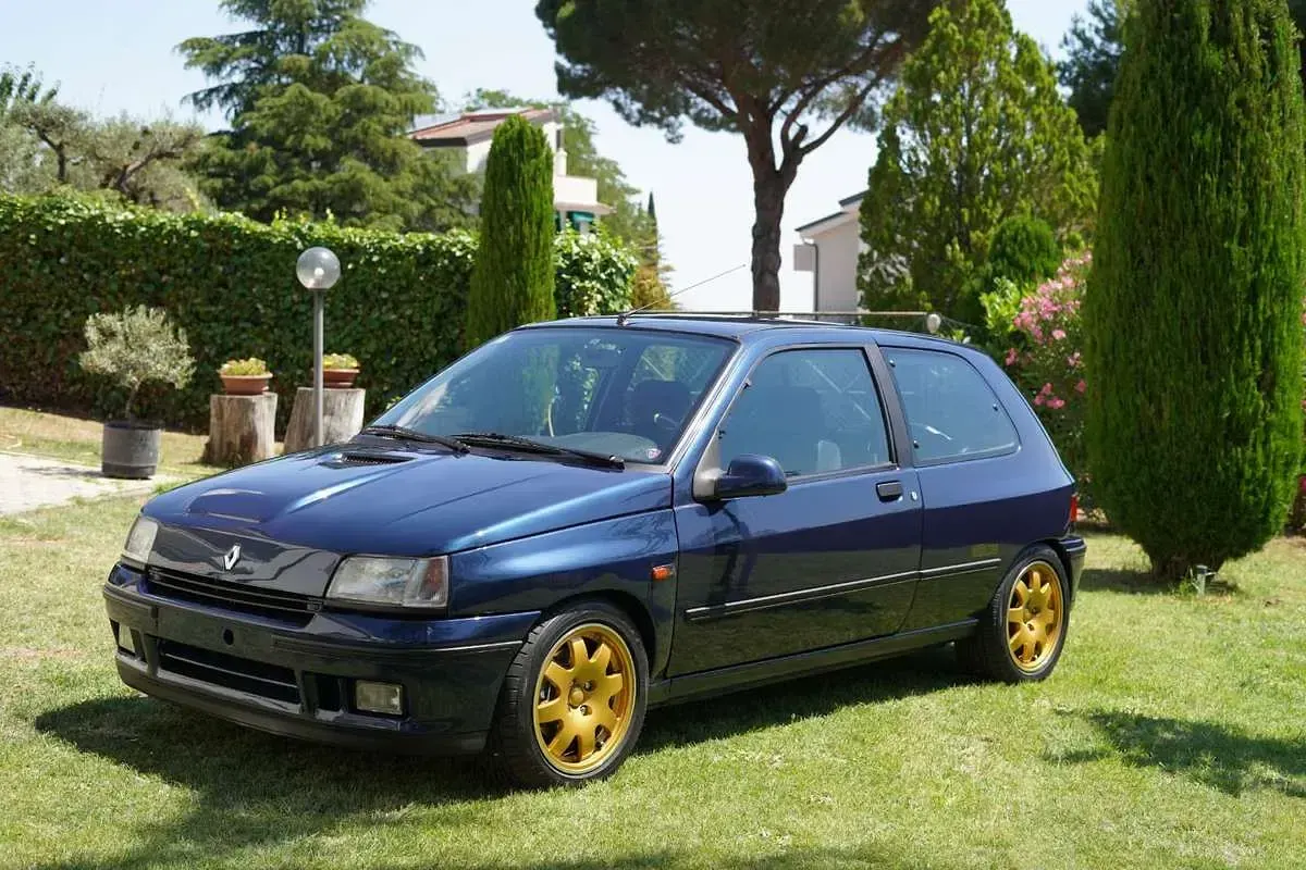 Usata Renault Clio 147 CV (108 kW) 1993 Blu/azzurro Berlina