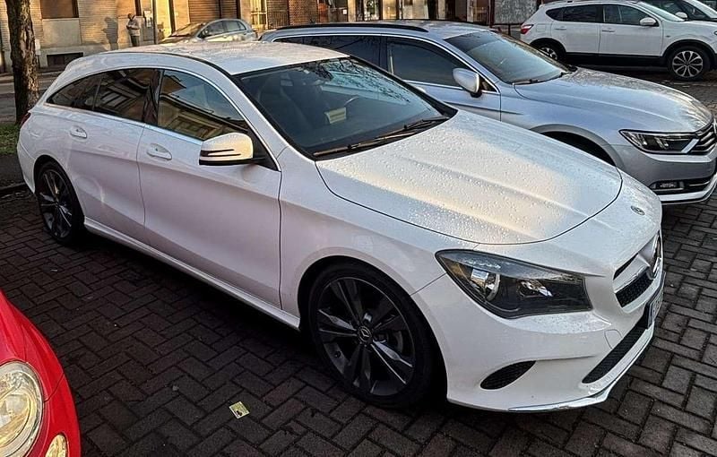 Bianco Usata 2018 Mercedes CLA180 Shooting Brake Executive Station wagon | 16.000 € (Super prezzo) - Immagine 1/3