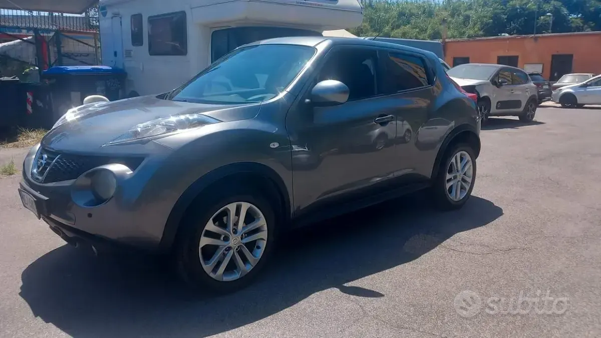 Usata Nissan Juke Acenta 110 CV (80 kW) 2011 Grigio SUV