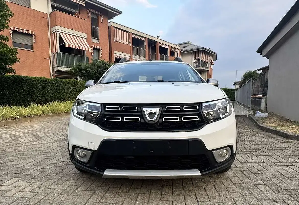 Usata Dacia Sandero Stepway 101 CV (74 kW) 2021 Bianco Berlina