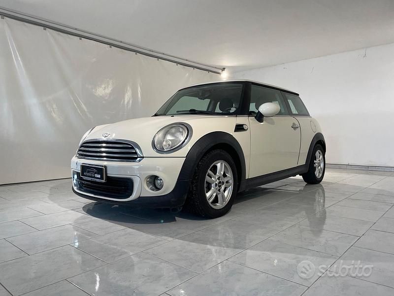 Usata Mini ONE 75 CV (55 kW) 2011 Beige Utilitaria