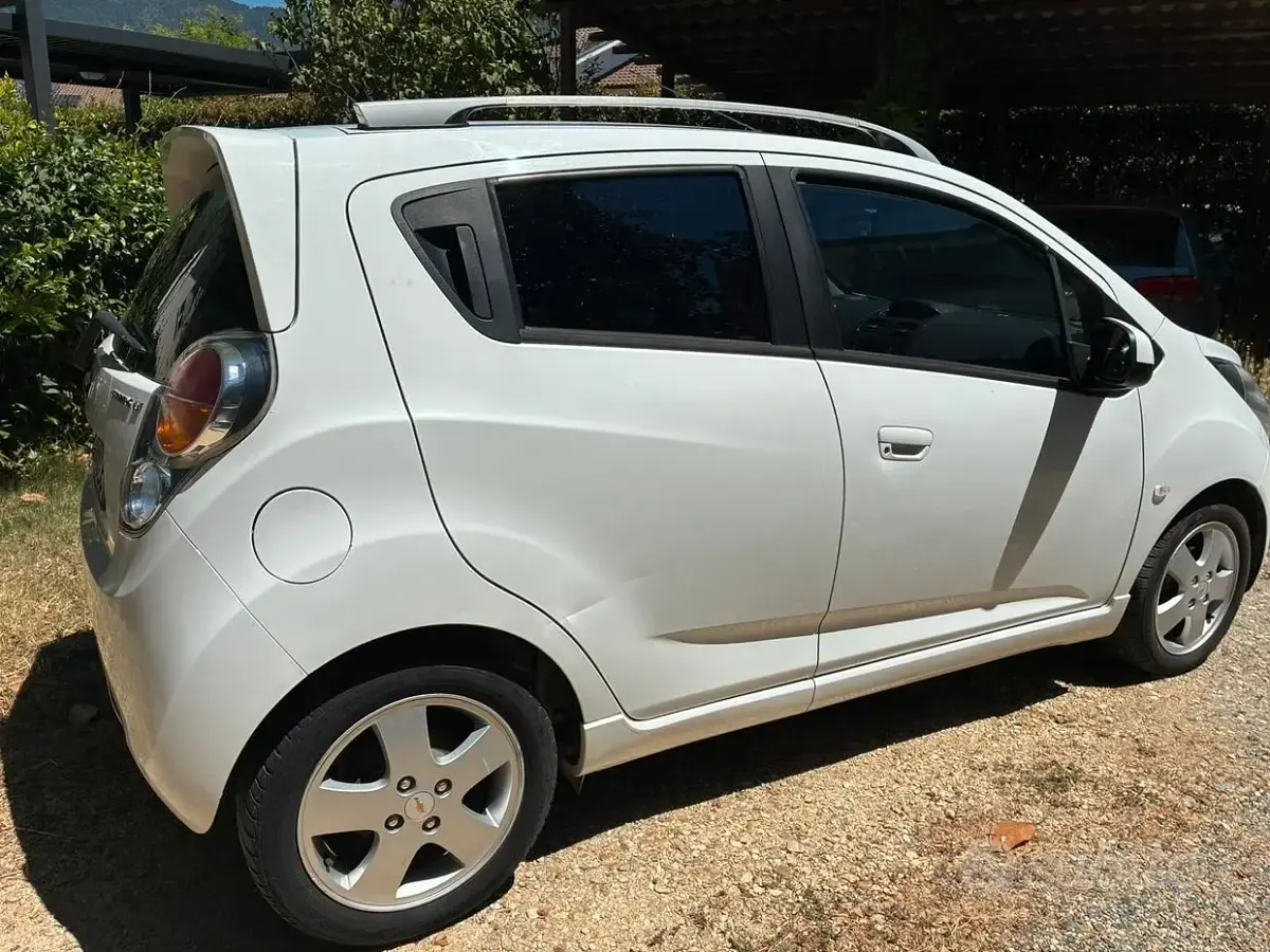 Usata Chevrolet Spark LT 81 CV (59 kW) 2011 Bianco Utilitaria