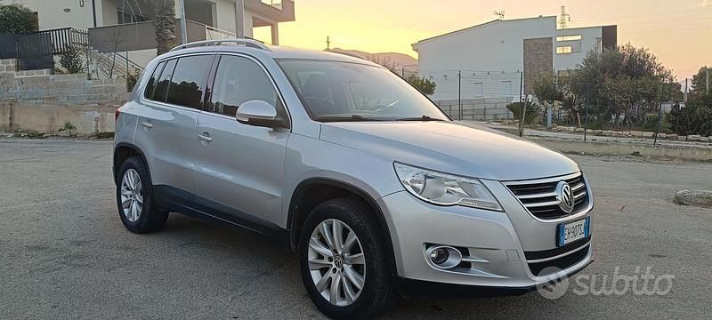 Usata VW Tiguan 140 CV (102 kW) 2011 Grigio SUV