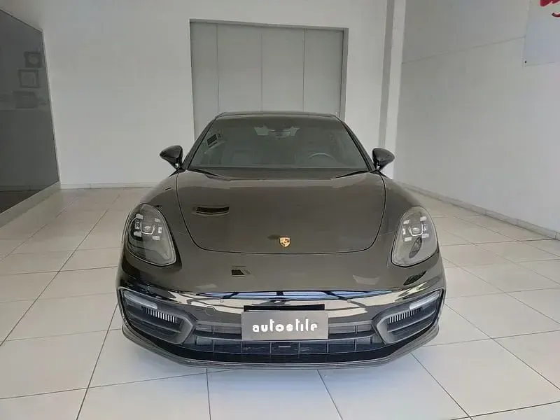 Usata Porsche Panamera 330 CV (242 kW) 2021 Blu Utilitaria