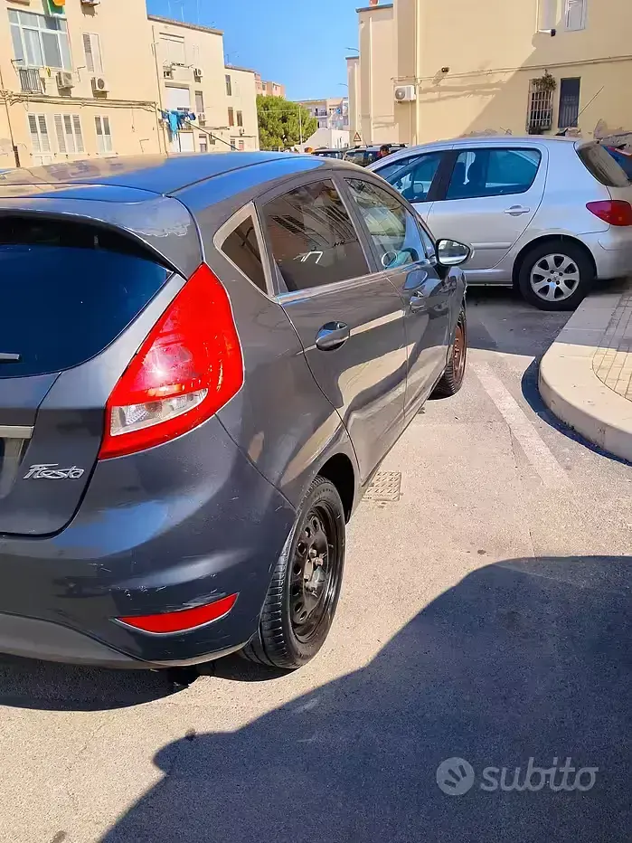 Usata Ford Fiesta 80 CV (58 kW) 2010 Berlina