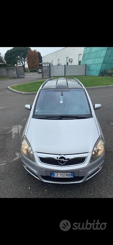 Usata Opel Zafira Cosmo 150 CV (110 kW) 2006 Monovolume