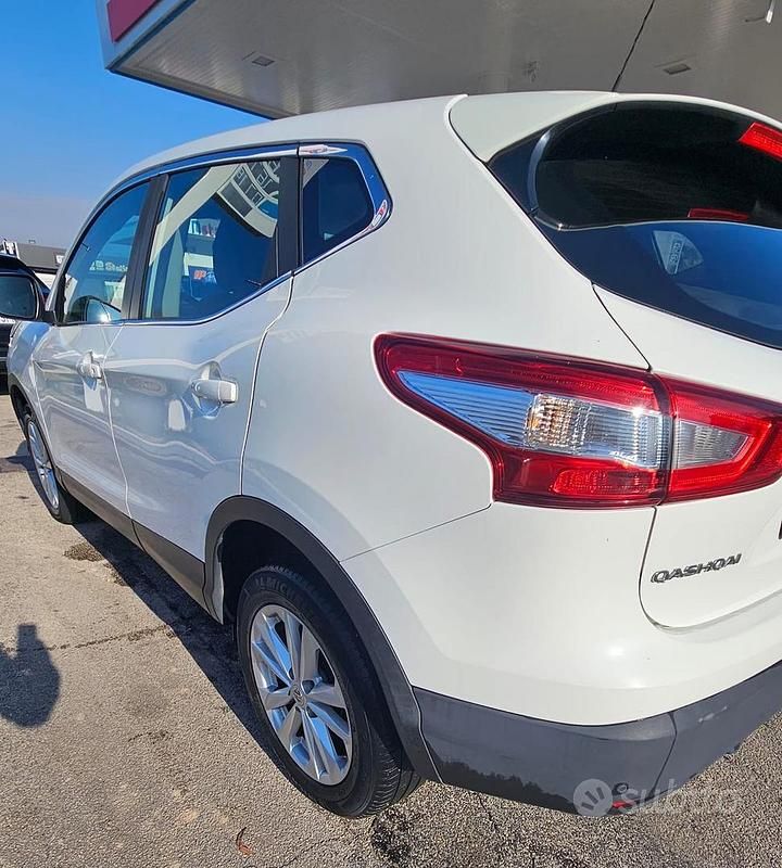 Usata Nissan Qashqai 115 CV (84 kW) 2016 Bianco SUV