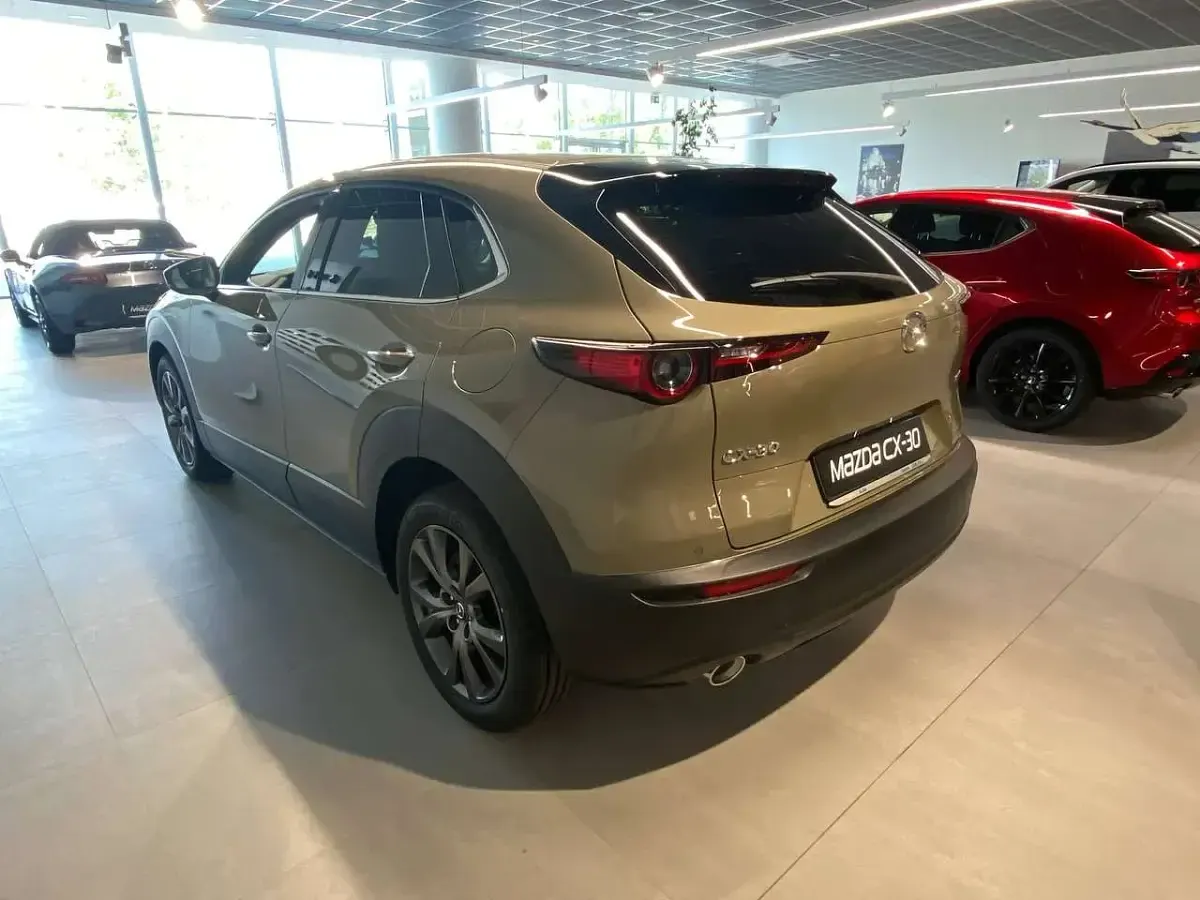 Nuova Mazda CX-30 Takumi-Line 140 CV (102 kW) 2026 Zircon sand SUV