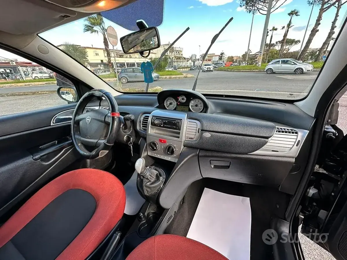 Usata Lancia Ypsilon 77 CV (56 kW) 2009 Nero Utilitaria