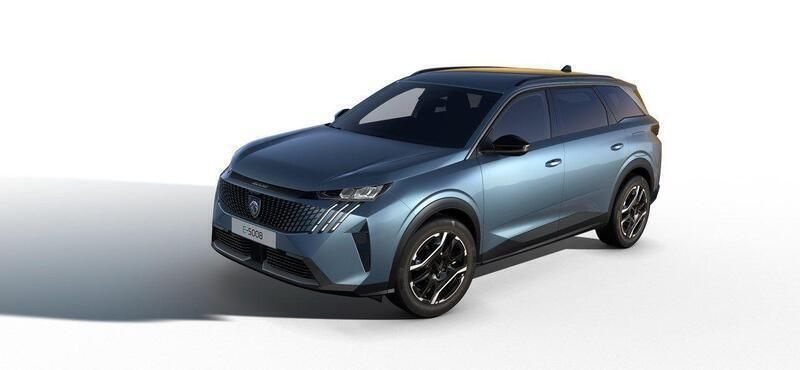 Usata Peugeot 5008 Allure 169 kW (230 CV) 2024 Blu / metallizzato Monovolume
