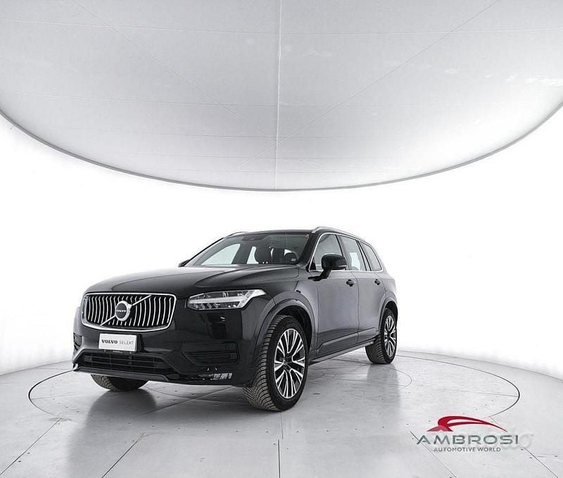 Usado Volvo XC90 Momentum 235 HP (172 kW) 2021 SUV