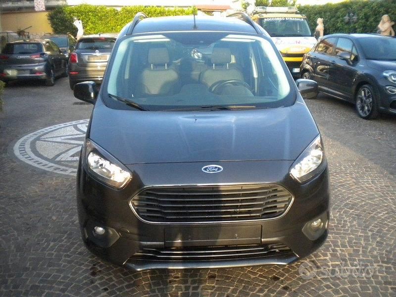 Occasion Ford Tourneo Courier Sport 101 ch (74 kW) 2019 Gris Monospace