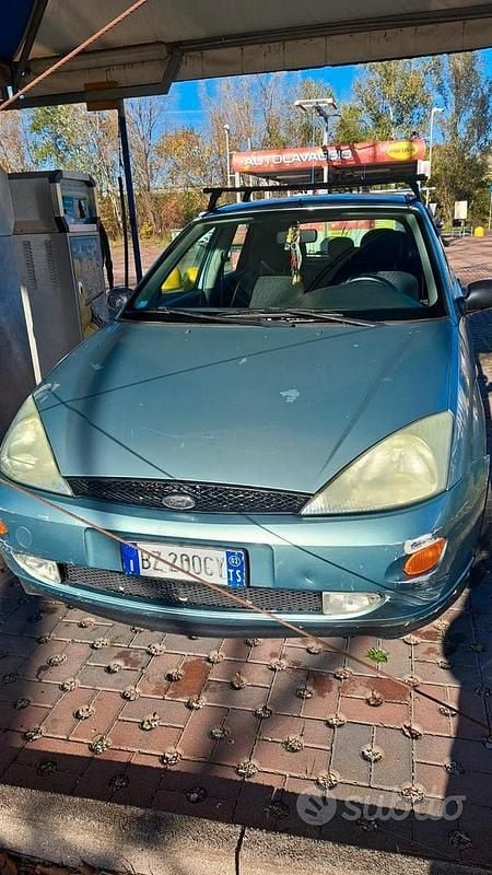 Verde Usata 2002 Ford Focus Tre volumi | 500 € - Immagine 1/4
