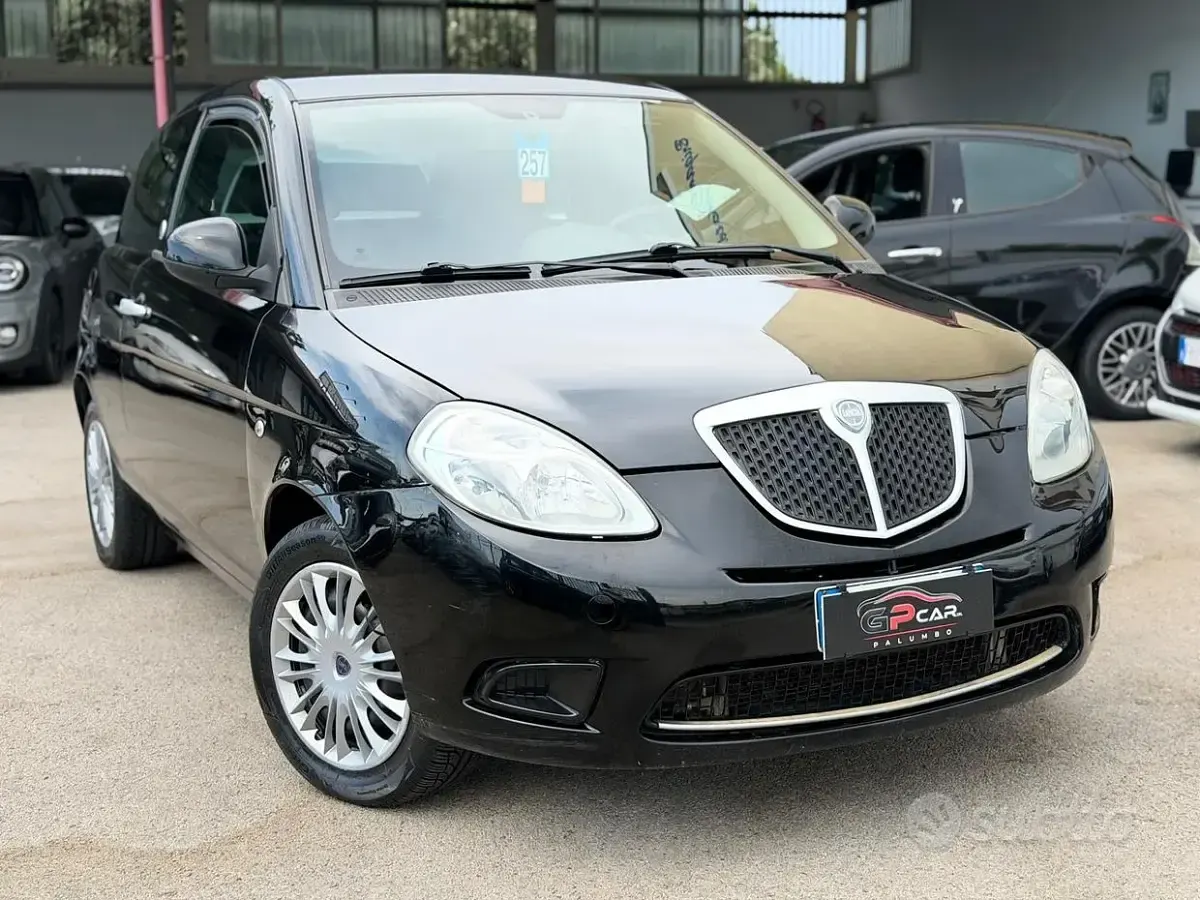Usata Lancia Ypsilon 77 CV (56 kW) 2010 Nero Utilitaria