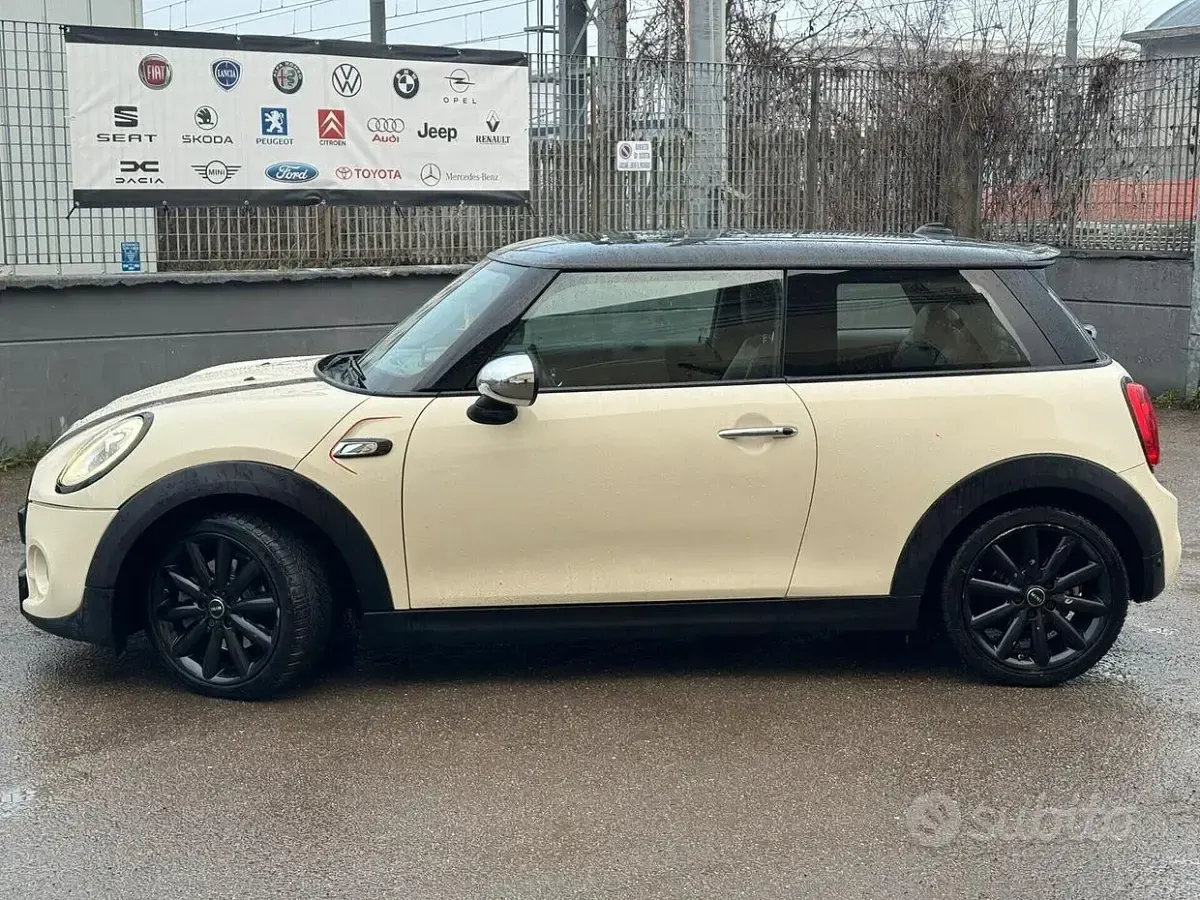 Begagnad Mini Cooper S Hype 192 HK (141 kW) 2016 Beige Halvkombi