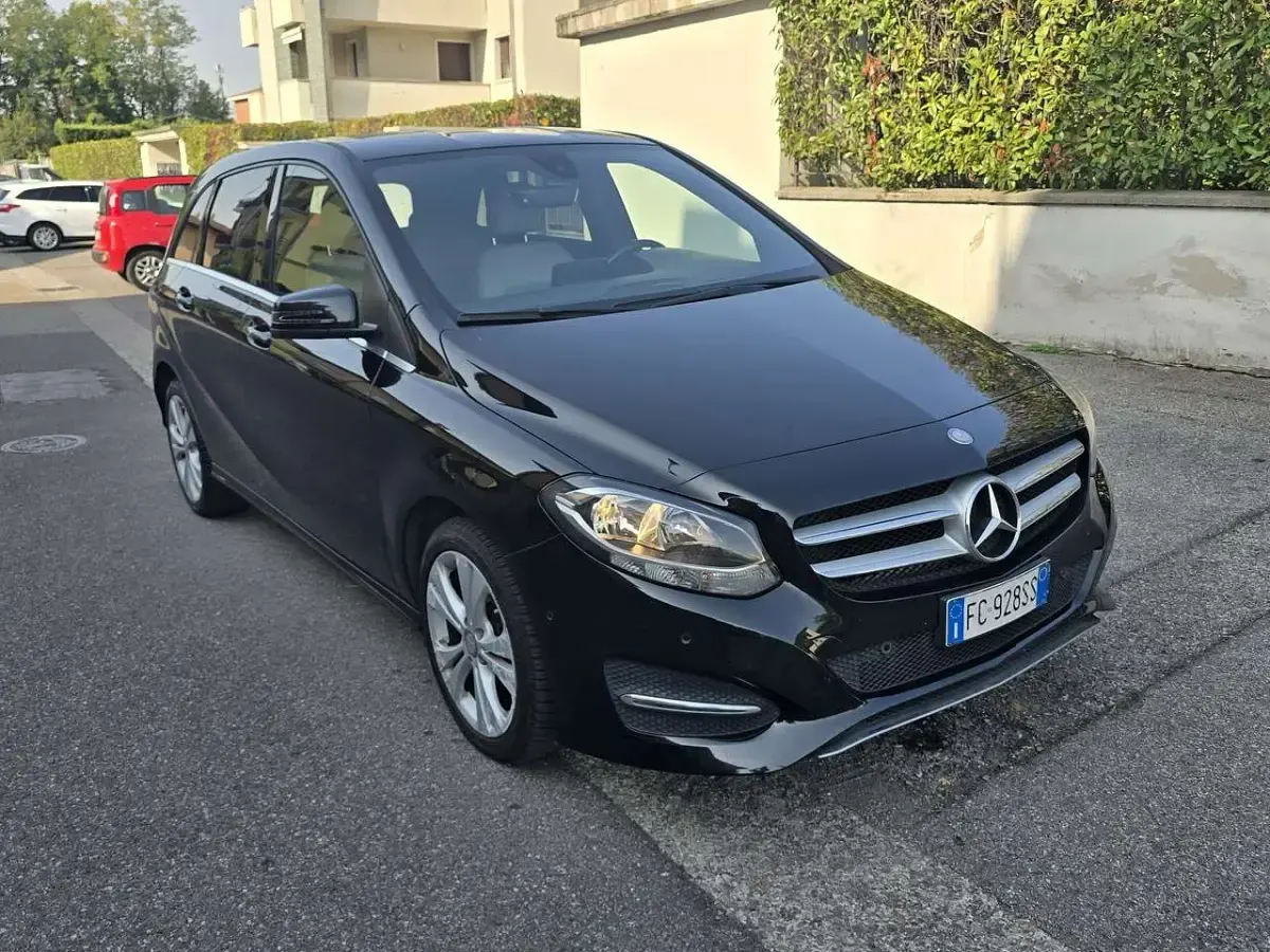 Usata Mercedes B180 109 CV (80 kW) 2017 Other Utilitaria