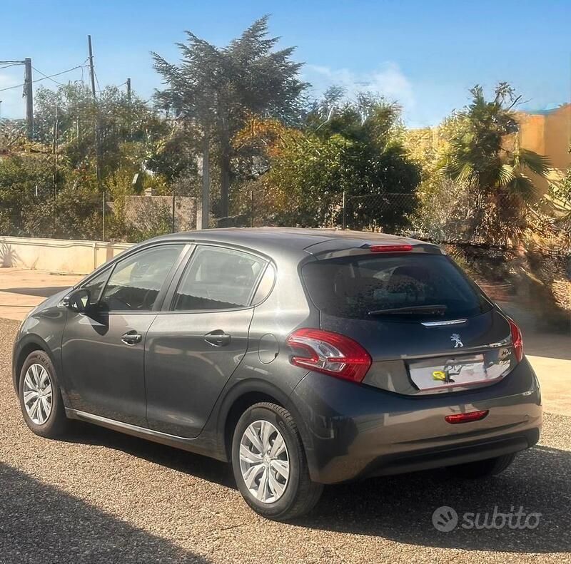 Usata Peugeot 208 2012 Grigio Utilitaria