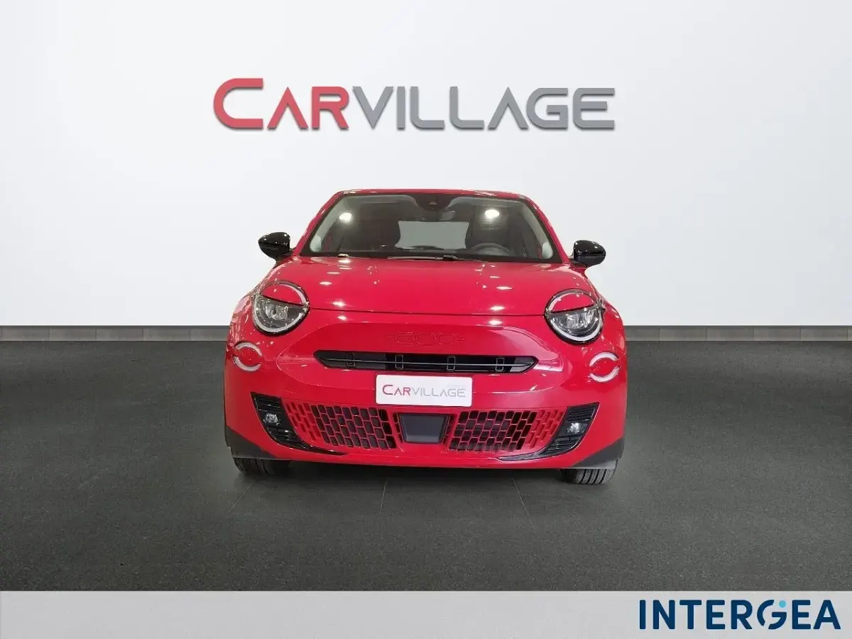 Usata Fiat 600 Red 114 kW (156 CV) 2023 Rosso pastello SUV