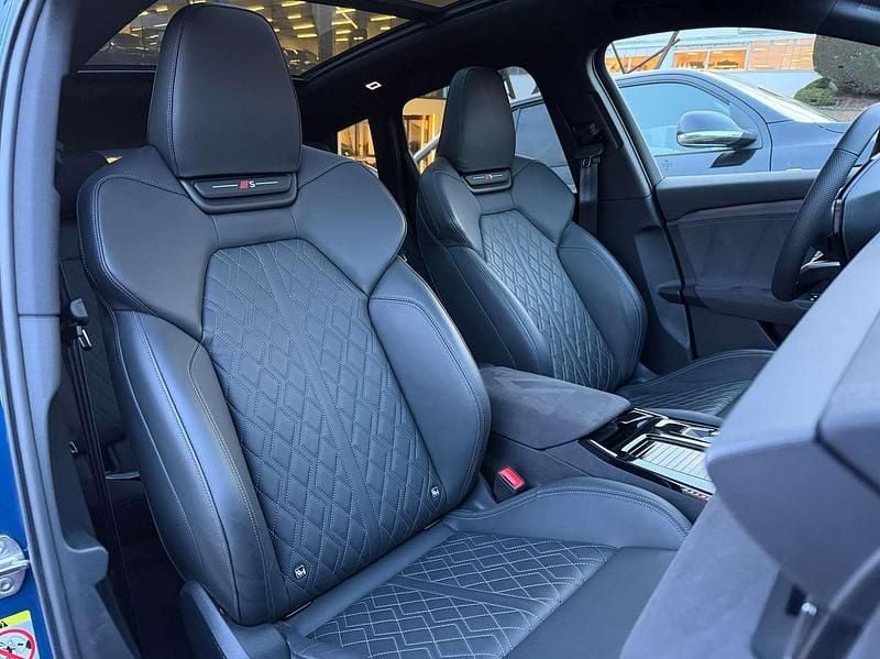 Usata Audi SQ6 e-tron Sport 119 kW (163 CV) 2025 Blu/azzurro SUV