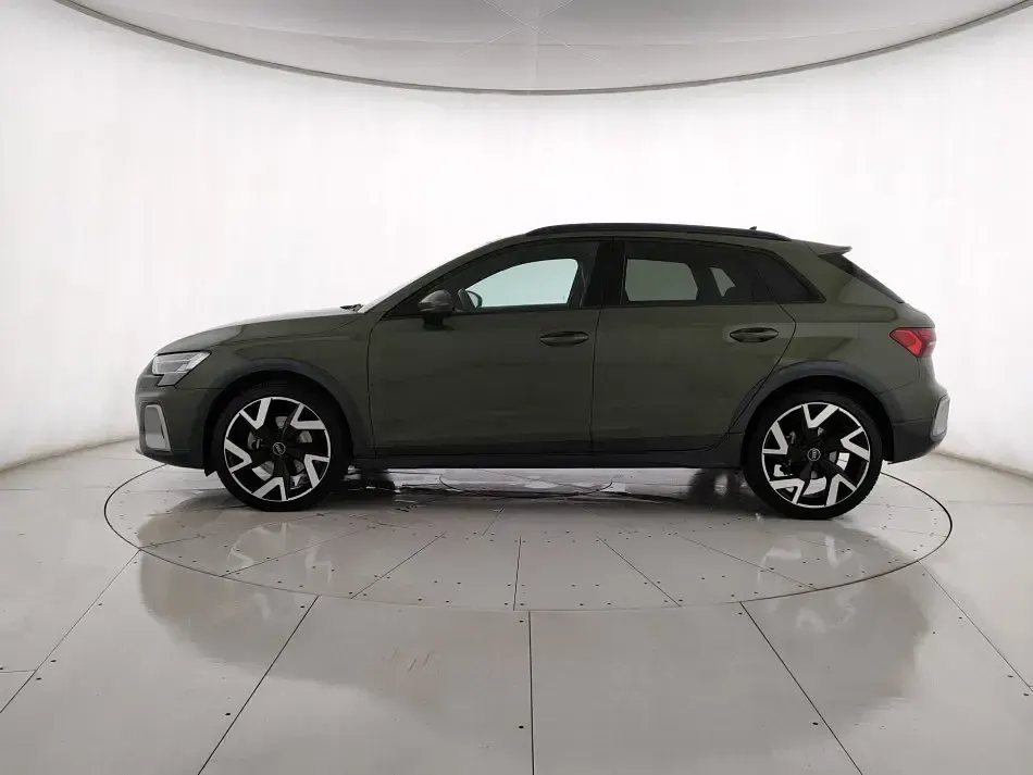 Usata Audi A3 Comfort 150 CV (110 kW) 2025 Verde Berlina