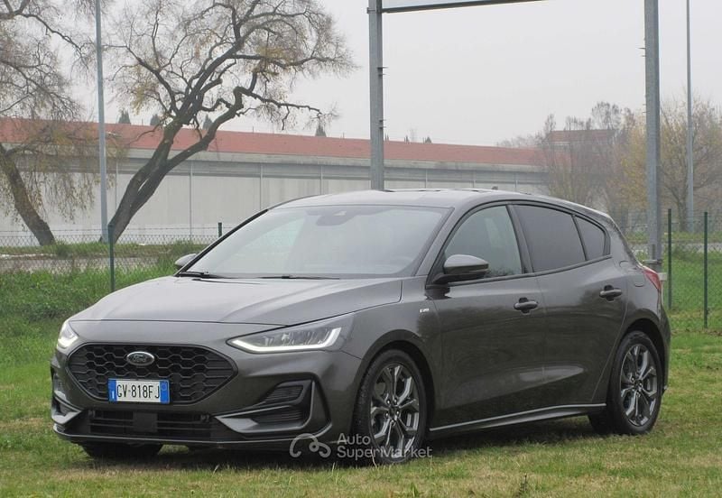Magnetic grey metallizzato Usata 2024 Ford Focus ST-Line Berlina | 21.000 € (Ottimo prezzo) - Immagine 1/4