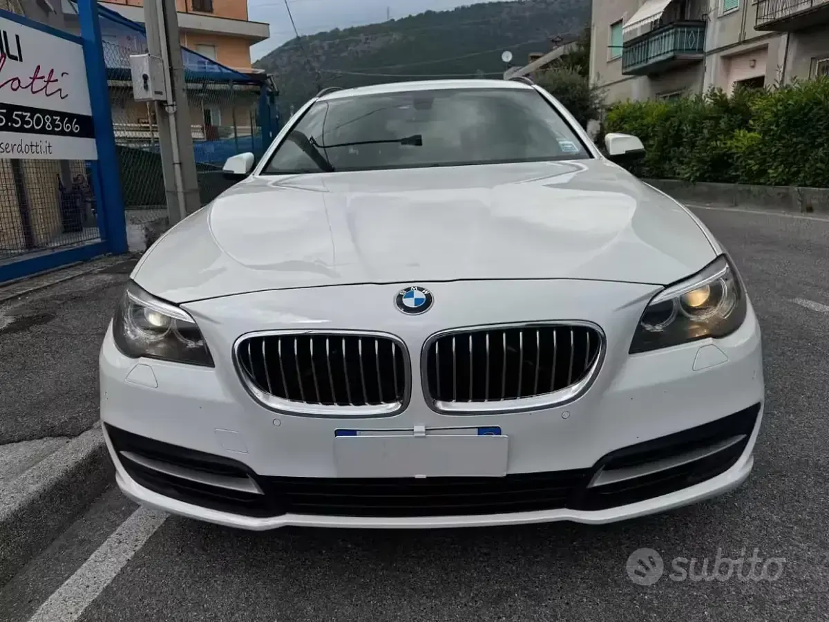 Usata BMW 520 Efficient Dynamics 190 CV (139 kW) 2016 Bianco pastello Station wagon