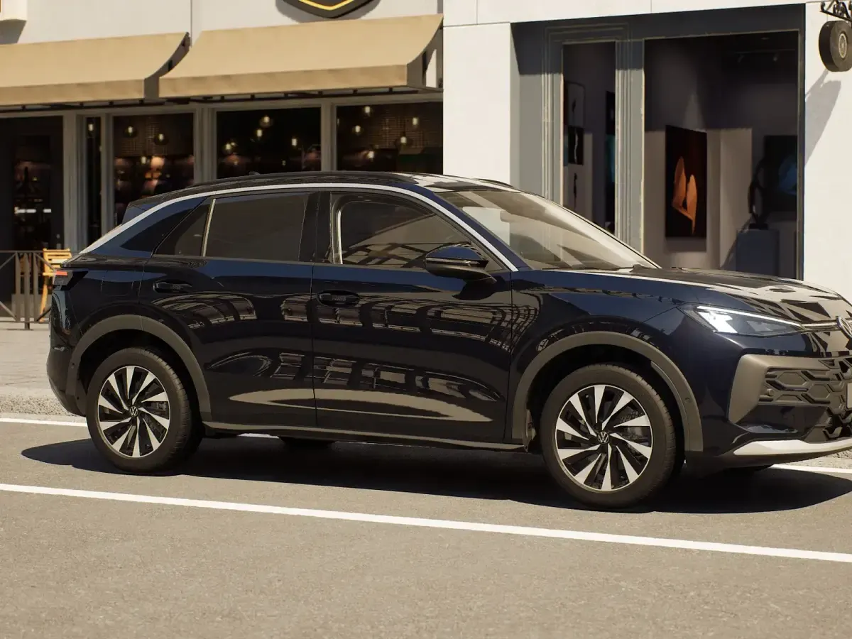 Nuova VW T-Roc Life 150 CV (110 kW) 2026 Grenadill black metallizzato SUV