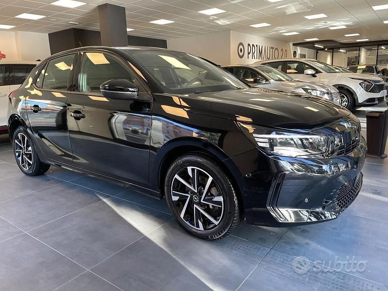 Usata Opel Corsa GS Line 101 CV (74 kW) 2025 Nero Utilitaria
