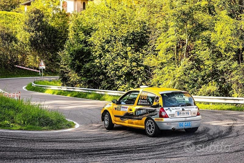 Usata Renault Clio II R.S. 169 CV (124 kW) 2000 Giallo Berlina