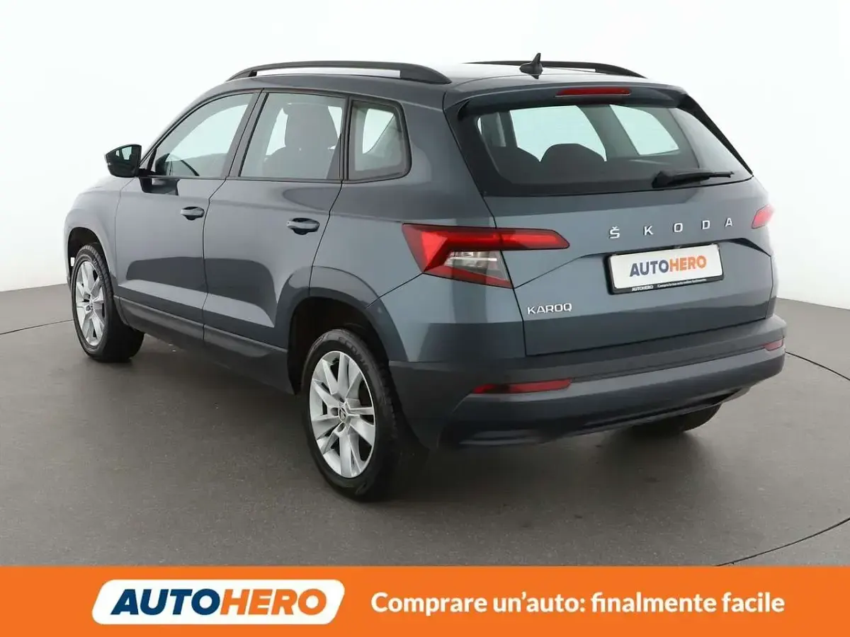 Käytetty Skoda Karoq Ambition 150 HP (110 kW) 2021 Harmaa Katumaasturi