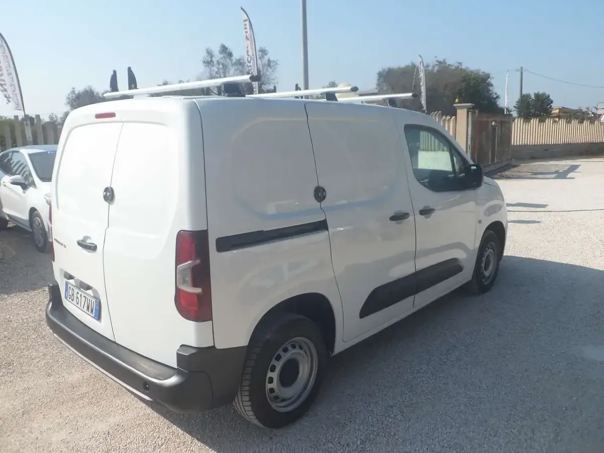 Usata Peugeot Partner 101 CV (74 kW) 2021 Bianco Monovolume