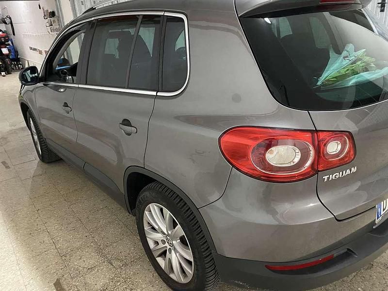 Usata VW Tiguan Sport 140 CV (102 kW) 2009 Grigio SUV
