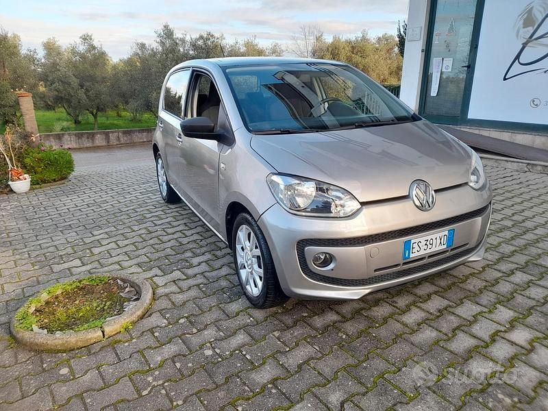 Grigio Usata 2013 VW up! Due volumi | 5300 € (Buon prezzo) - Immagine 1/4