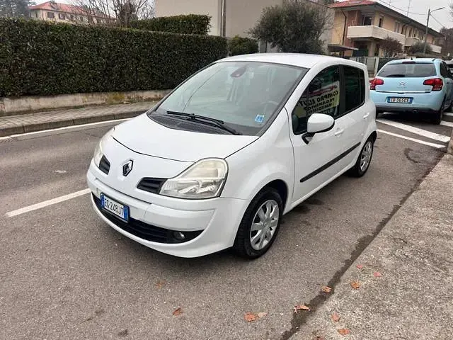 Käytetty Renault Modus 101 HP (74 kW) 2011 Valkoinen Tila-auto