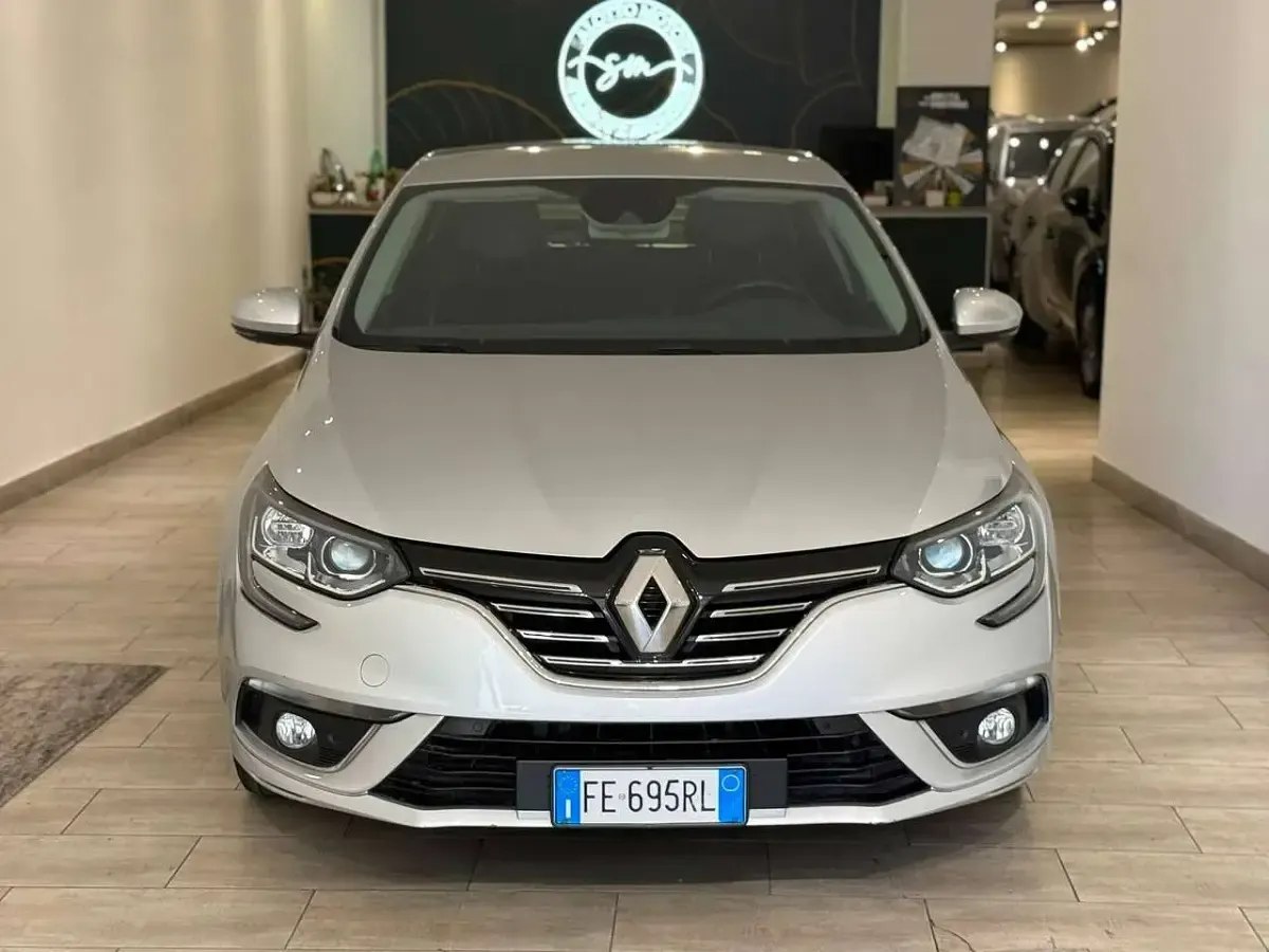 Usata Renault Mégane 110 CV (80 kW) 2016 Argento Berlina