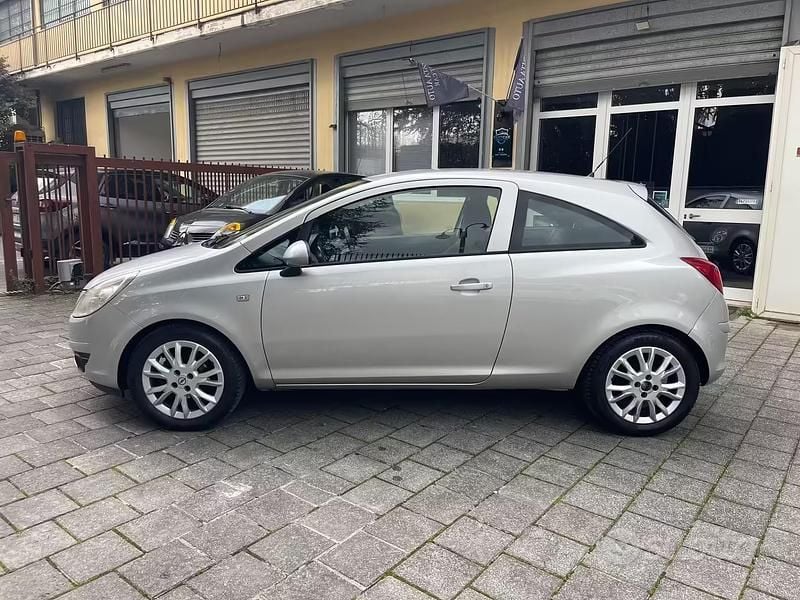 Usata Opel Corsa 74 CV (54 kW) 2010 Grigio Utilitaria