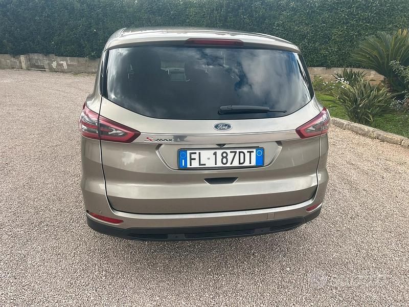 Usata Ford S-MAX S 150 CV (110 kW) 2017 Monovolume