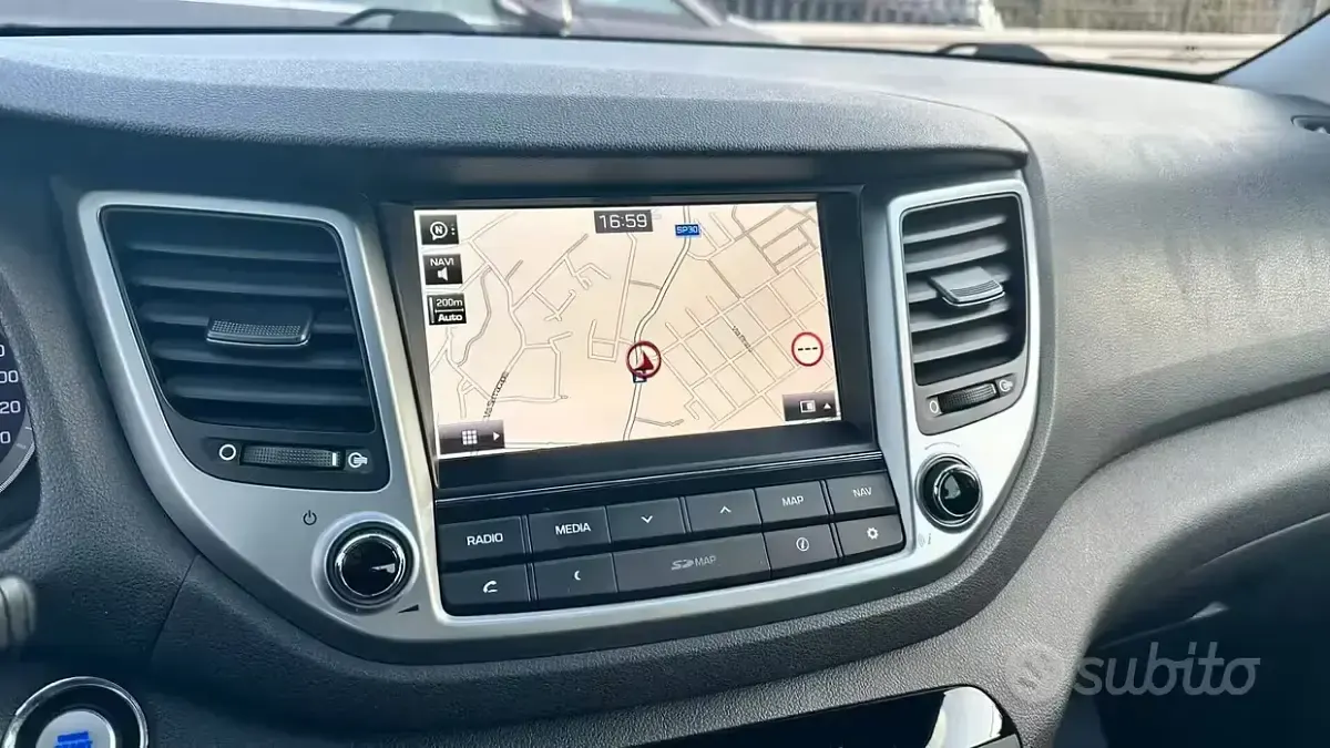 Usata Hyundai Tucson Xpossible 116 CV (85 kW) 2016 Grigio SUV