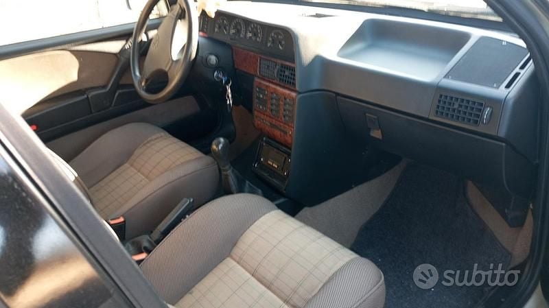 Usata Lancia Dedra 101 CV (74 kW) 1997 Bianco Berlina