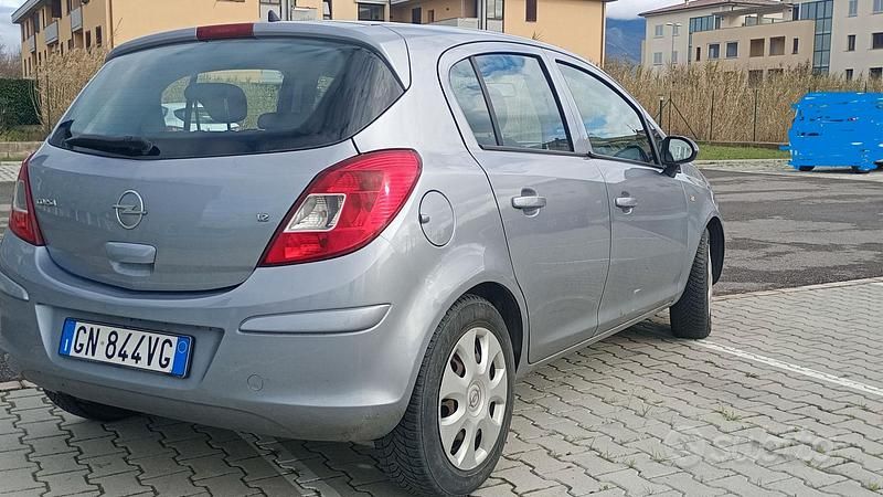 Usata Opel Corsa 2006 Berlina