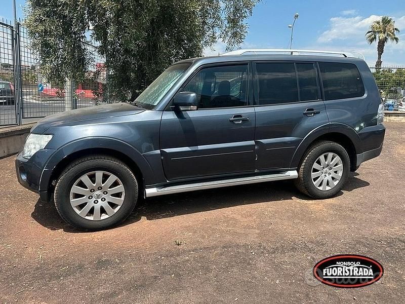 Usata Mitsubishi Pajero Instyle 170 CV (125 kW) 2009 Blu SUV