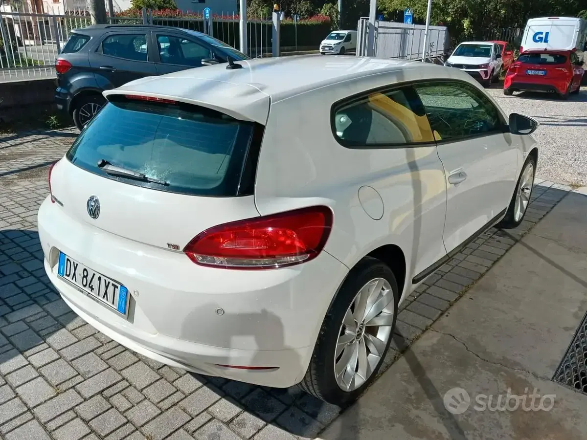 Usata VW Scirocco 160 CV (117 kW) 2009 Bianco Coupé