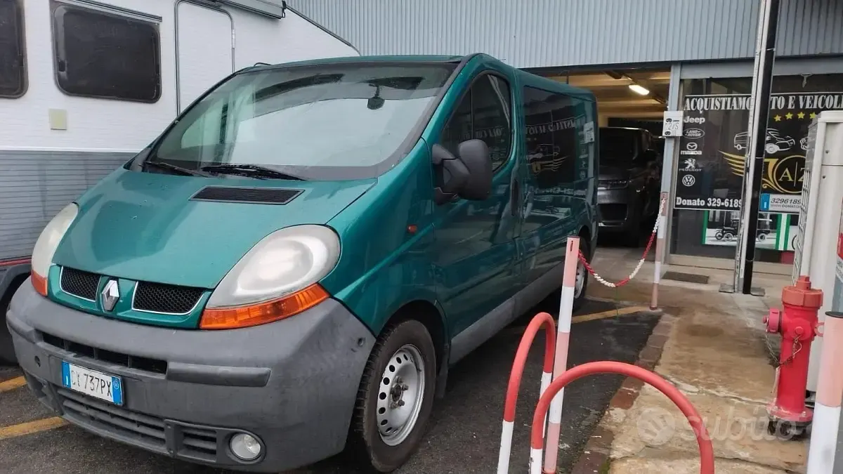 Usata Renault Trafic 135 CV (99 kW) 2006 Verde Monovolume