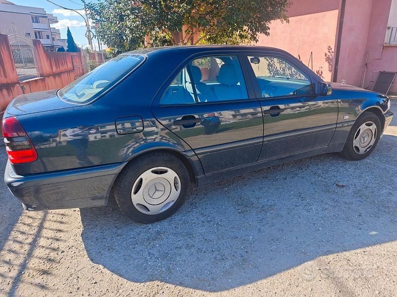 Usata Mercedes C220 125 CV (91 kW) 1999