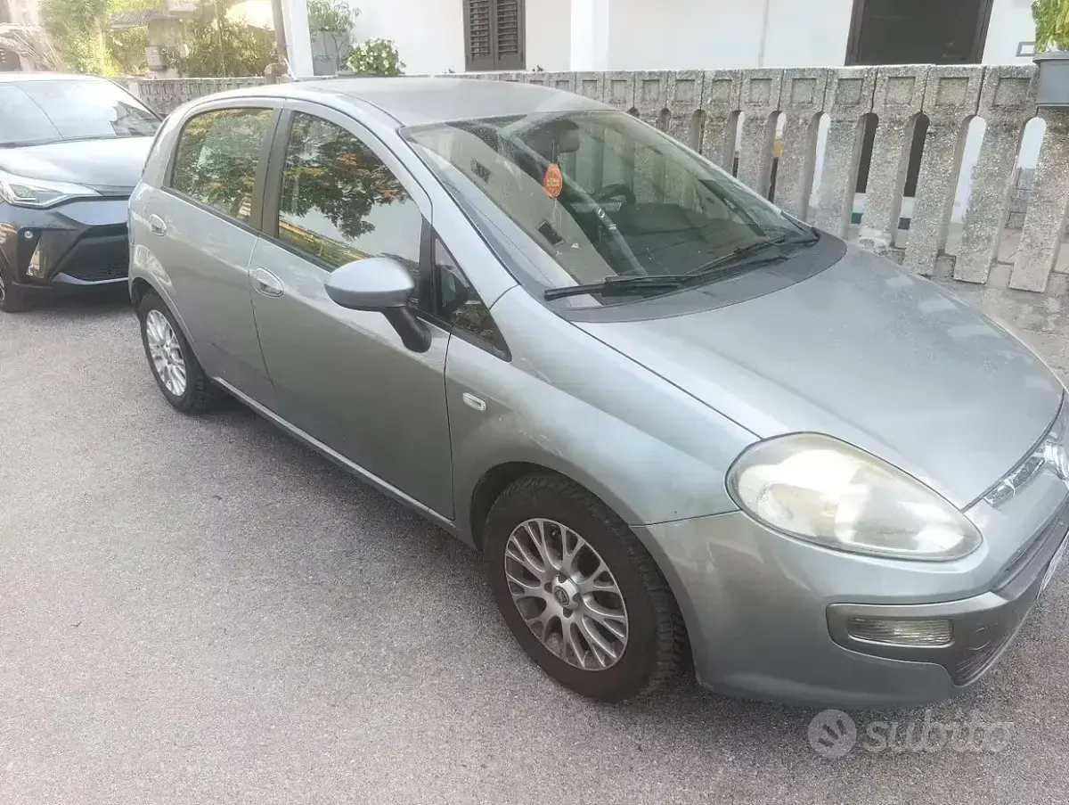 Usata Fiat Punto Evo 90 CV (66 kW) 2011 Grigio Utilitaria
