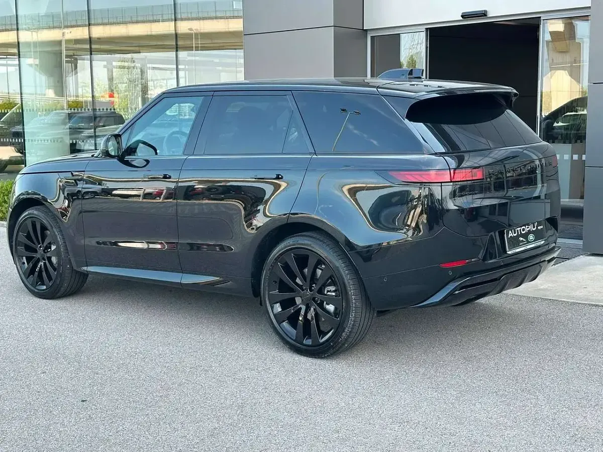 Nuova Land Rover Range Rover Sport HSE Dynamic 300 CV (220 kW) 2026 Santorini black SUV