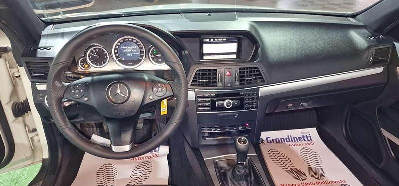 Usata Mercedes E220 Executive 170 CV (125 kW) 2011 Bianco Cabrio