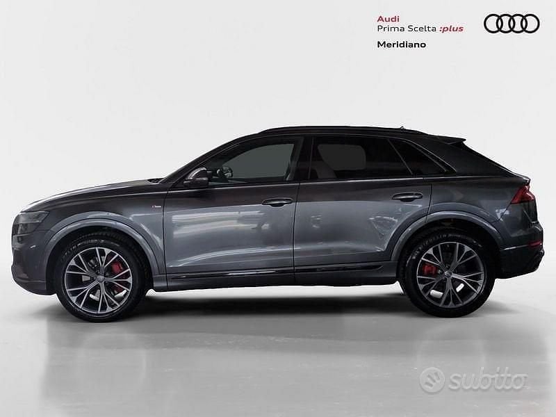Usata Audi Q8 Ambiente 231 CV (169 kW) 2020 Grigio daytona perla SUV